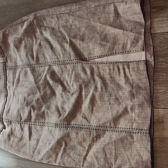 White House Black Market Skirt - Picture 3 of 6